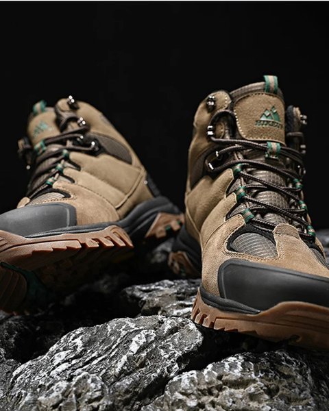 Hike Up Pro - Hiking Boots with Reinforced Toe Cap