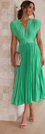 Ellis & Johnson™  | Timeless Pleated Midi Dress