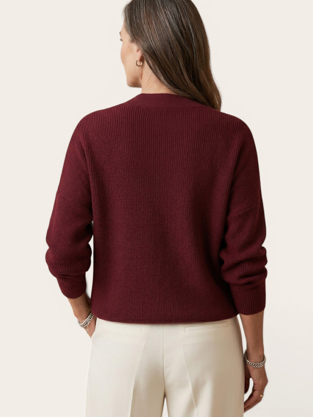 Auvie – Relaxed V-Neck Elegant Knit