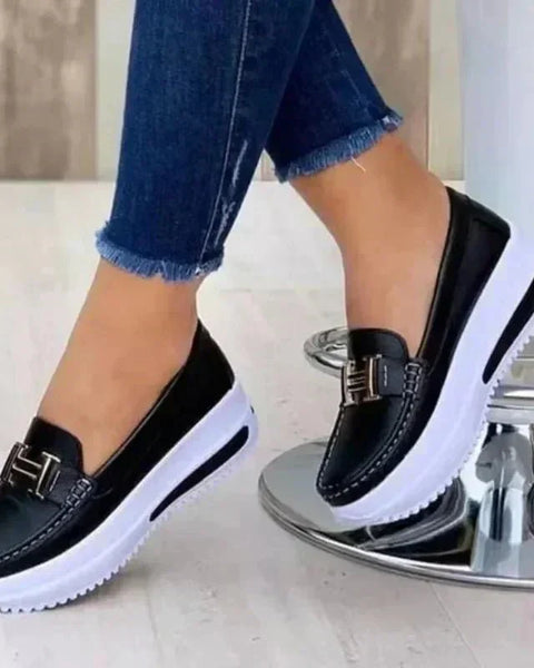 Pat | Sleek Orthopedic Shoes