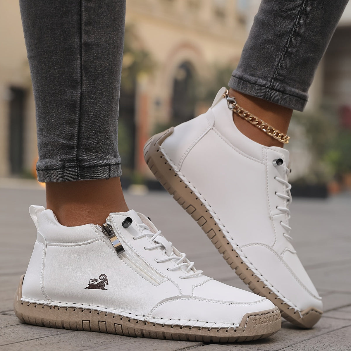 Mila – Comfortable Orthopaedic Sneakers + Zip