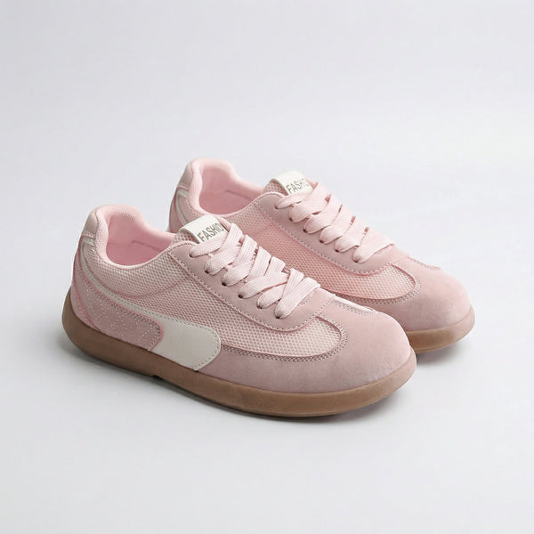 Sarah - Shoes with a Wide Toe Box